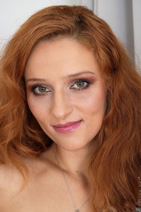 Nubiles performed by Lucianna Lucci XXX Photos