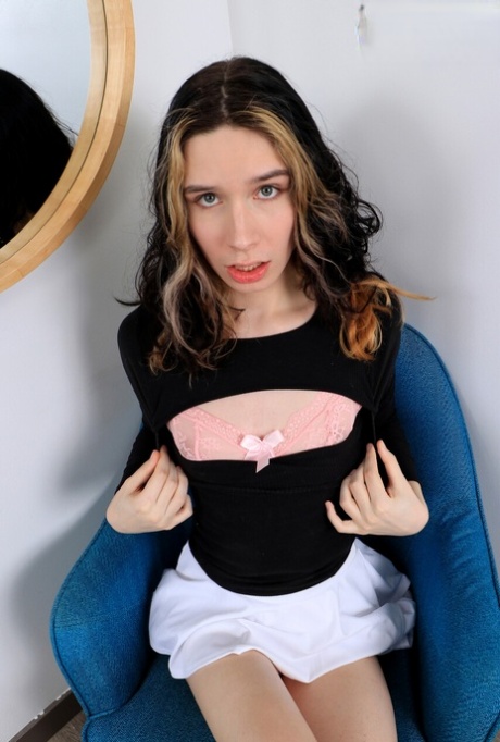 Grooby Girls featuring Eve Monaco Hot Pictures