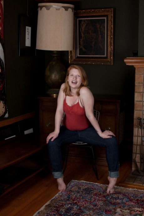 Sexy ginger teen Madison Young reveals her big butt and hairy twat in a solo